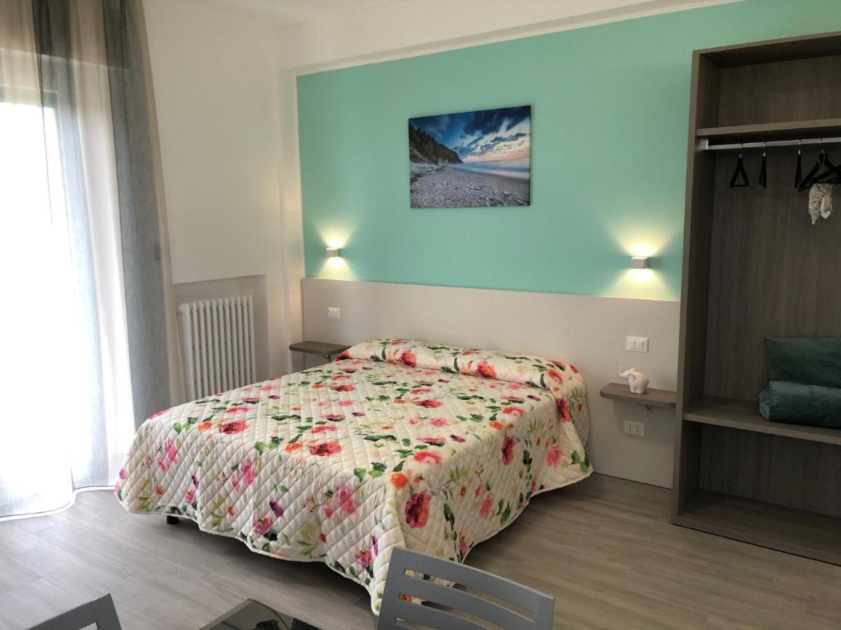 Nel Conero Affittacamere Numana Exteriör bild